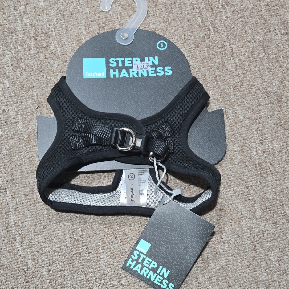 FuzzYard Black Step-In Dog Harness Size SMALL